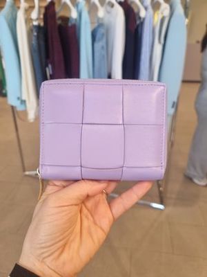 ☆送料込☆ BOTTEGA VENETA ZIP AROUND 二つ折り財布 紙幣入れ可