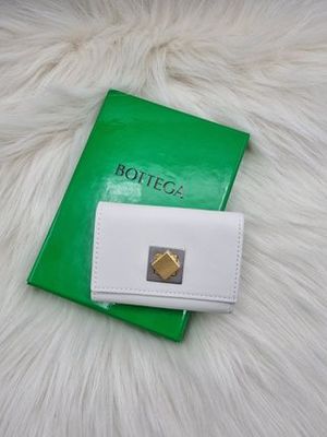 ☆VIPセール価格☆ BOTTEGA VENETA ツイストロック 三つ折り財布