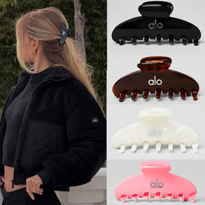 国内発送 Alo Yoga 90'S Claw Clip