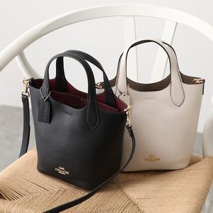 COACH ショルダーバッグ HANNA BUCKET CR168