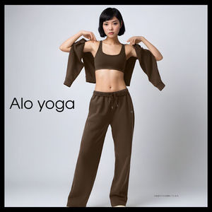 【Alo yoga】アコレード ストレートレッグ スウェットパンツ