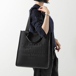 MAISON MARGIELA トートバッグ SB1WC0019 P8725