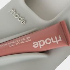 再入荷 在庫僅かrhode リップケース+お好きなリップ1本 ヘイリー