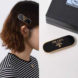 【国内即発】PRADA メタルヘアクリップ