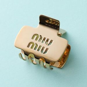 MIUMIU ヘアクリップ 5IF219 2DTU ロゴ ヘアアクセサリー