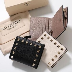 VALENTINO 二つ折り財布 P0AR5VSH レザー