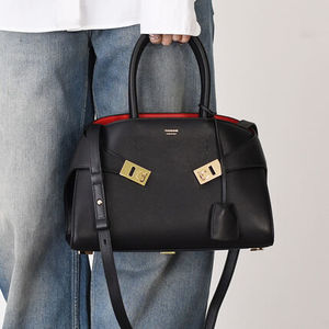 【国内即発】FERRAGAMO Hug バイカラーハンドバッグ M