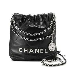CHANEL シャネル 22 ミニ シルバーハンドバック ブラック 国内発