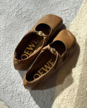 LOEWE【国内即完売】ペブル ソフト バレリーナ【関税無】