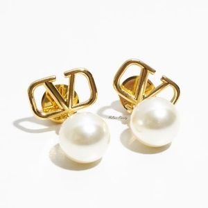関税送料込み- VALENTINO Vロゴ パール ピアス
