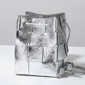 BOTTEGA VENETA  ショルダーバッグ CASSETTE 752719 V2WG2