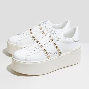 VALENTINO ROCKSTUD UNTITLED スニーカー