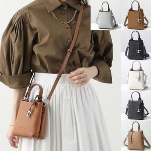 TODS ショルダーバッグ マイクロ XBWAPAT9000QRI