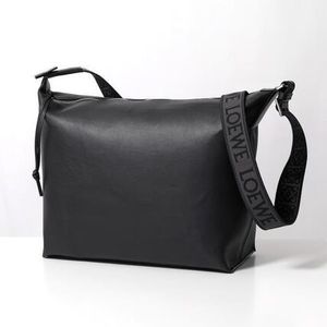 LOEWE ショルダーバッグ CUBI CROSSBODY B906K70X13