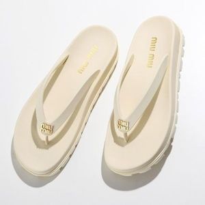 MIUMIU トングサンダル 5Y154E 3LKK フラット 厚底