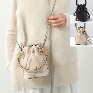FENDI ショルダーバッグ MON TRESOR 8BS109 AYJ1 巾着型