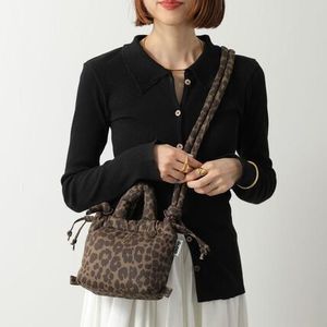 OLEND ショルダーバッグ MICRO ONA SOFT BAG レオパード
