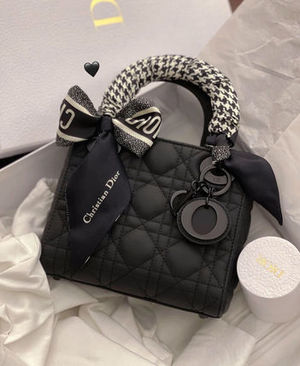 DIOR【人気のウルトラマット】Lady Dior バッグ ミニ【関税無】