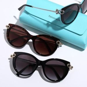 Tiffany&Co. サングラス HardWear TF4232 バタフライ型