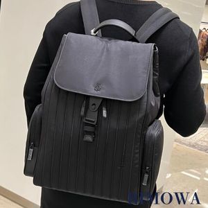耐久性のある素材で持ち運び便利《RIMOWA》フラップバックパック