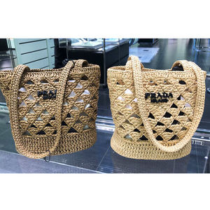 【直営店買付】PRADA スモール クロシェトートバッグ