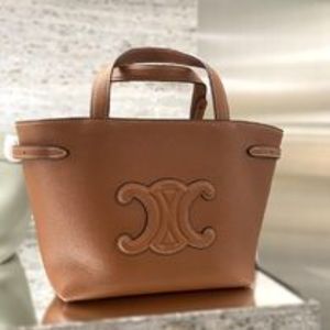 25新作 CELINE ミニ カバ アナイス キュイル トリオンフ バッグ
