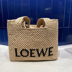 LOEWE フォント トート ミニ(ラフィア)