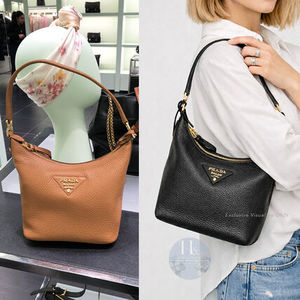 【直営店買付】PRADA レザー ロゴ ホーボーバッグ