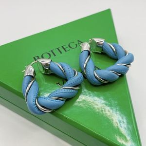 【新品未使用】BOTTEGA VENETA ツイストピアス レザー フープ