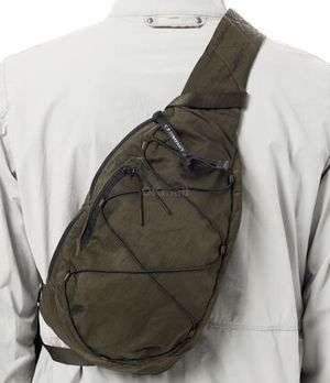 CP COMPANY| (Nylon B Crossbody Rucksack (RCCMAC735A 005