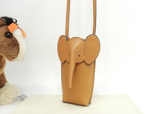 ロエベ エレファントポシェット レザー 茶 クロスボディバッグ