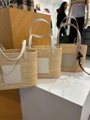 Outlet! 【 LOEWE 】スクエア バスケット かごバッグ スモール