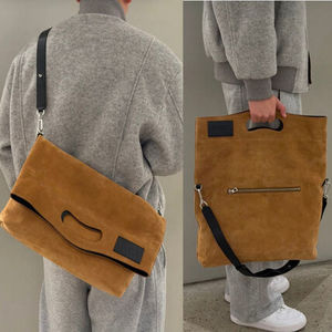 持ち方色々スタイリッシュ《LOEWE》ボブフォールドトートバッグ