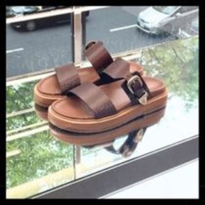 国内買付 すぐ届く セリーヌ レランス  カーフスキン サンダル
