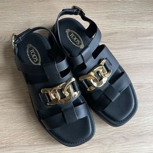 早い者勝ち!TOD'S 厚底レザーサンダル