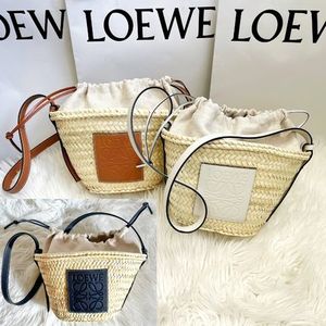 LOEWE ドローストリング バケットバッグ(ヤシの葉&カーフ)