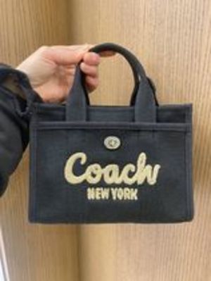 【COACH ブティック】普段使いに♪キャンバス カーゴトート 20