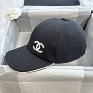 完売必至【CHANEL】シンプル ロゴキャップ メンズにも人気