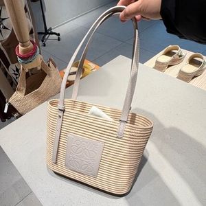 LOEWE☆ラフィアかごバッグ