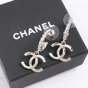 【新品 未使用】CHANEL ココマーク フープ ピアス シルバー