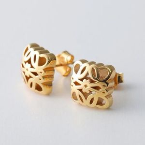 LOEWE ピアス BOMBE ANAGRAM J821239X33