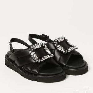 Roger Vivier ビジューサンダル