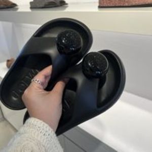 【LOEWE】セール!!  FOAM PEBBLE サンダル ブラック