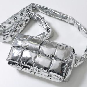 BOTTEGA VENETA ショルダーバッグ CASSETTE  701352 V1Q28