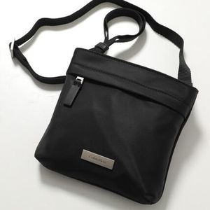 Calvin Klein ショルダーバッグ SLEEK SLIM FLATPACK LV04D3234G