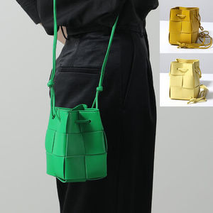 BOTTEGA VENETA バッグ CASSETTE カセット ミニ 680217 VCQC4
