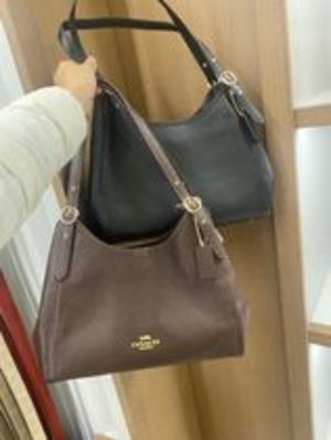 通勤にも◎ 【COACH】エリンショルダーバッグ レザー CAQ86