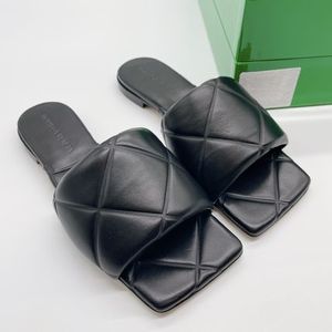 【新品未使用】BOTTEGA VENETA サンダル フラット イントレ