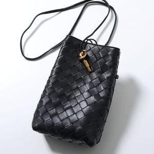BOTTEGA VENETA ショルダーバッグ Andiamo 843890 VCPP0