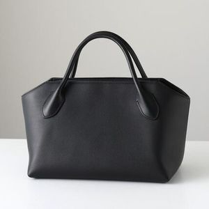 THE ROW バッグ TERRASSE BAULETTO テラス バウレット W2027 L97